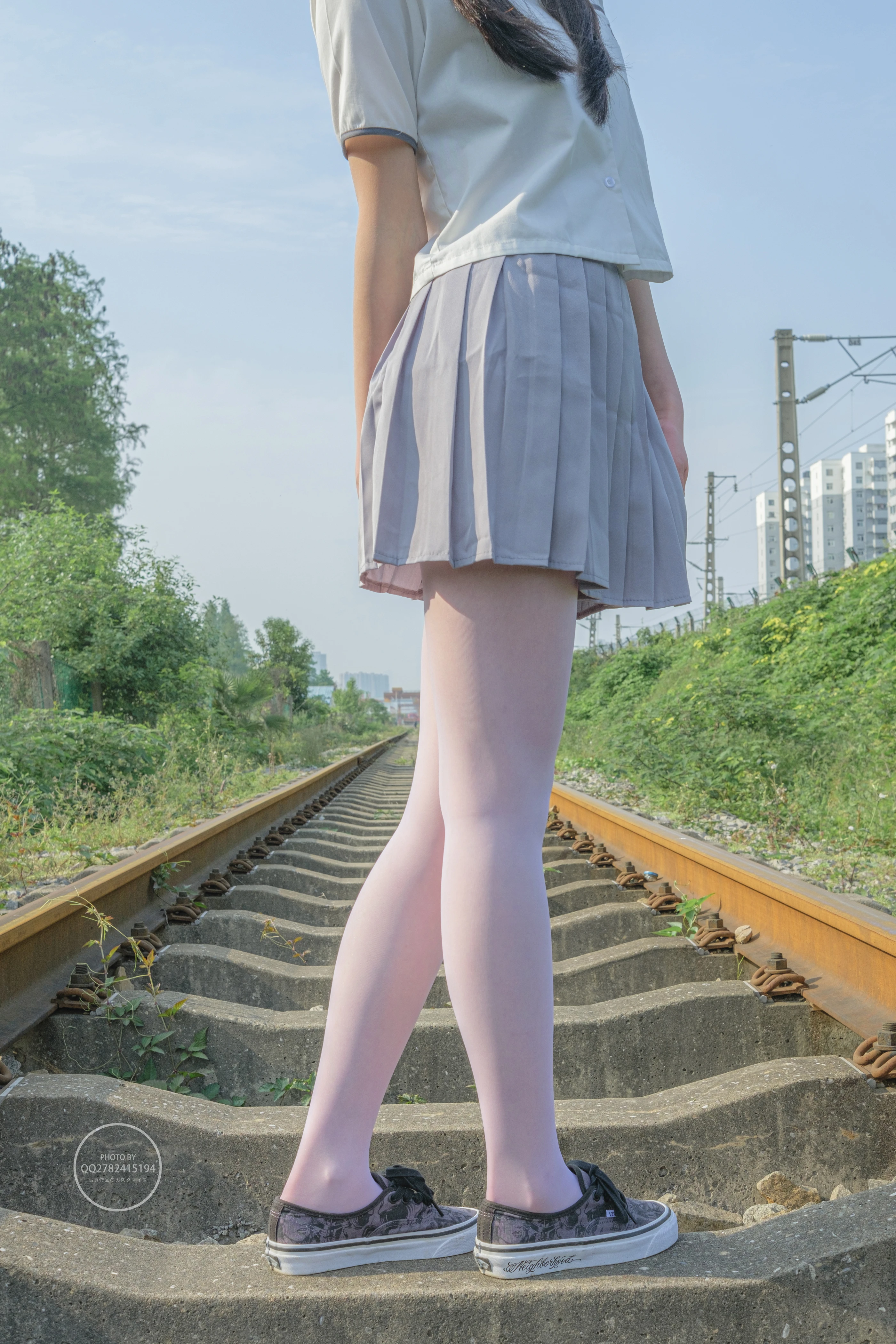 森萝财团 有料 NO.038 吸吸 铁轨边的JK白丝美少女 [60P]插图8